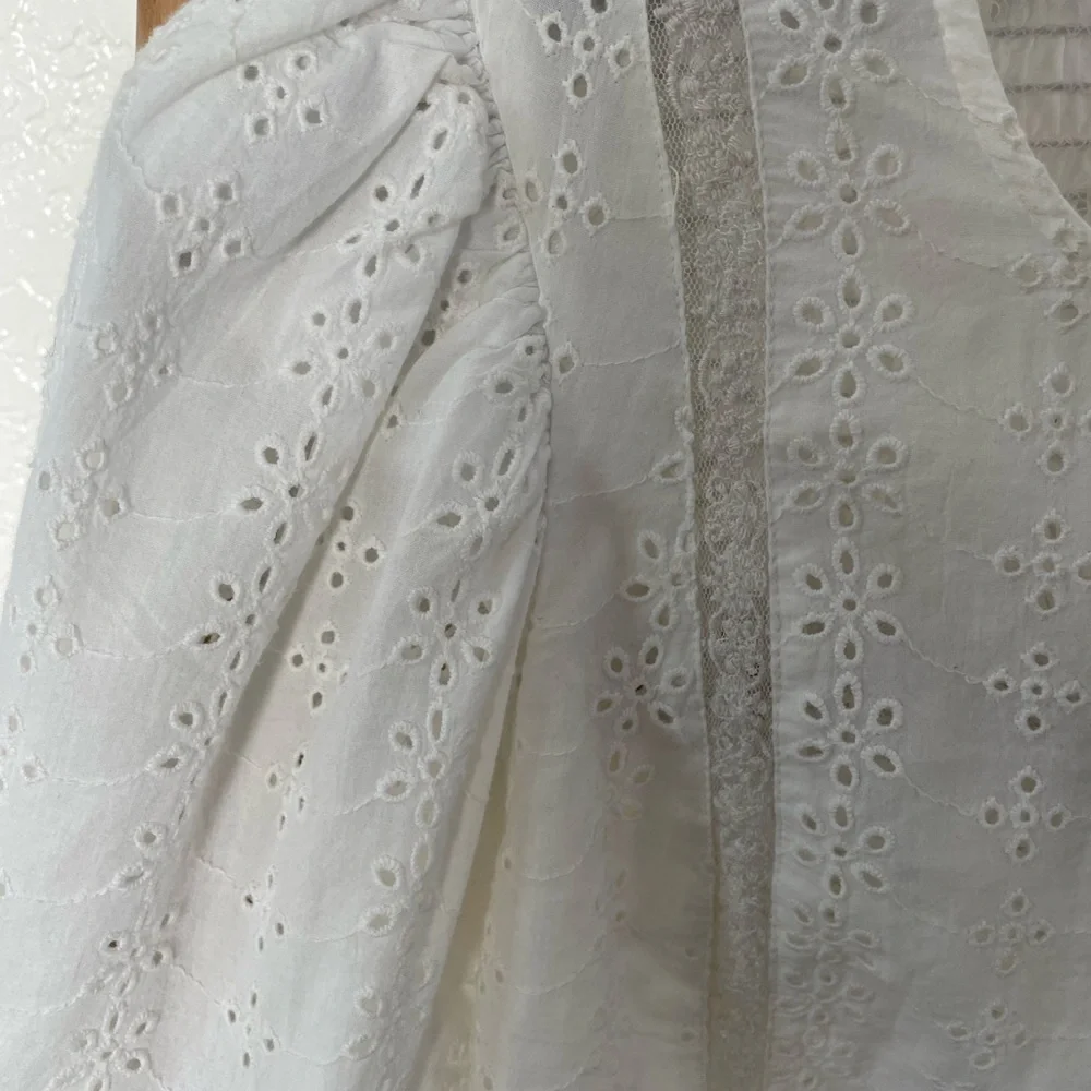 Zara White Eyelet Puff-Sleeve Cropped Blouse